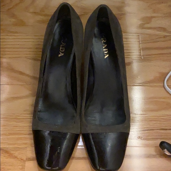 Prada suede and patent leather heels - Picture 2 of 4